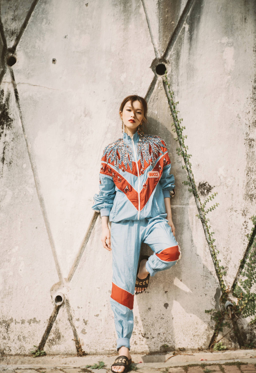 曾是杨颖闺蜜却寂静多年才走红 今穿1万7的套装被赞:真霸气-太阳成tyc7111cc(图7)
曾是杨颖闺蜜却寂静多年才走红 今穿1万7的套装被赞:真霸气-太阳成tyc7111cc(图7)