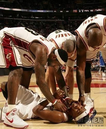 太阳成tyc7111cc-安徽华仁医药“爱心捐助北大学子仪式”启动(图1) 太阳成tyc7111cc