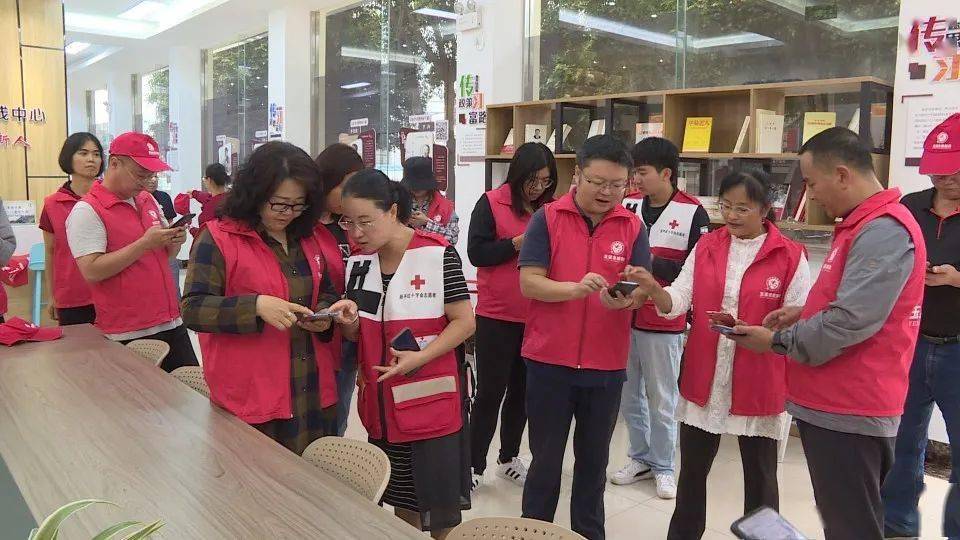 太阳成tyc7111_
新平：各界爱心人士努力响应“99公益日”项目(图4)