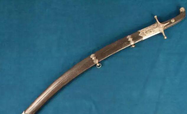 湖北襄阳一危重症患儿治愈出院-太阳成tyc7111(图1) 太阳成集团tyc7111cc